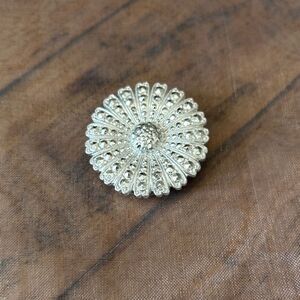 Elegant Silver Floral scarf clip